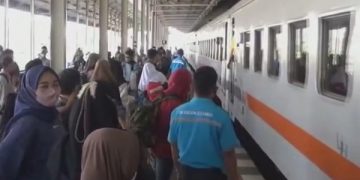 Situasi di Stasiun Jombang. Foto: Bacaini/Syailendra