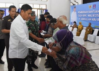 Wali Kota Kediri Serahkan Bansos Santunan Kematian