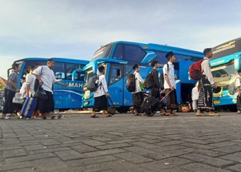 Ribuan Santri Ponpes Tebuireng Mudik Bareng