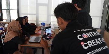 Peserta pelatihan konten kreator Disnaker Kabupaten Kediri. Foto: Ist