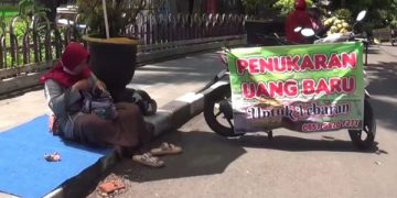 Penyedia jasa uang baru di Kota kediri. Foto: Bacaini/AK.Jatmiko
