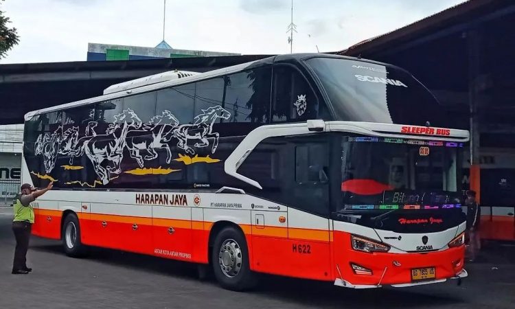 Tarif Bus Patas Trenggalek-Surabaya Membagongkan Pemudik