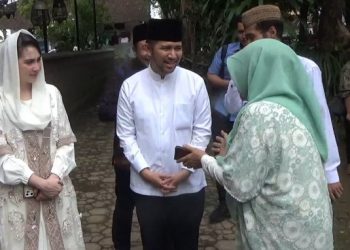 Emil dan Arumi Girang Rayakan Lebaran Ketupat di Trenggalek