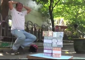 Pungut Jasa 10 Persen, Penukaran Uang Pinggir Jalan Masih Diminati