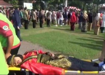 Puluhan Peserta Upacara Hardiknas di Jombang Pingsan