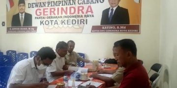 Tes kesehatan bakal caleg Partai Gerindra Kota Kediri. Foto: Bacaini/AK.Jatmiko