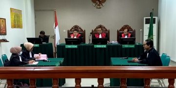 Sidang putusan kasus KDRT yang menjerat salah seroang sekdin di Pemkab Trenggalek. Foto: Bacaini/Aby