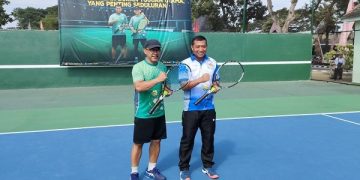 Aji Santoso bersama Dandim 0809 Kediri, Letkol Infanteri Aris Setiawan. Foto: Bacaini/Wahyu