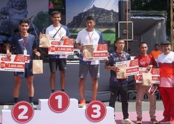 Ribuan Pelari Ikuti Kediri Half Marathon