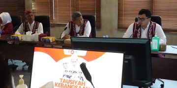 Mas Dhito saat memimpin rapat persiapan sholawatan dan tausiyah kebangsaan. Foto: Ist