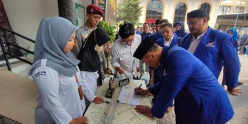 Pendaftaran Bacaleg Partai Nasdem di KPU Kabupaten Kediri. Foto: Bacaini/AK.Jatmiko