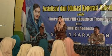 Novita Hardini di SMAN 1 Karanganyar. Foto: Ist