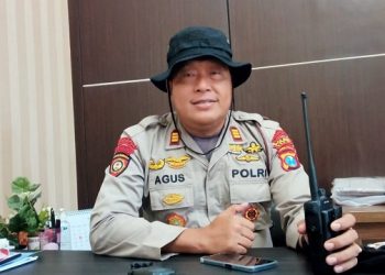 Cari Korban Tenggelam, Polisi di Kediri ini Selami Sungai Konto Sendirian