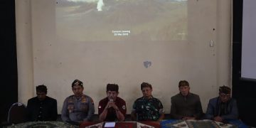 Konferensi pers BB TNBTS bersama kepolisian soal hilangnya arca Ganesha. Foto: BB TNBTS.
