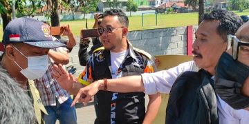 Penolakan warga Mojoroto, Kota Kediri saat diminta kosongkan lahan milik Pemprov Jatim. Foto: Bacaini/AK.Jatmiko