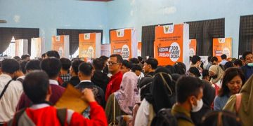 Ribuan pelamar kerja di lokasi Kediri Urban Job Fair 2023. Foto: Ist