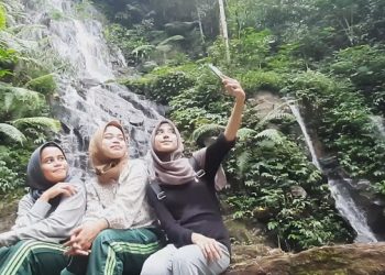 Indahnya Grojogan Asmoro, Air Terjun Tersembunyi di Lereng Anjasmoro