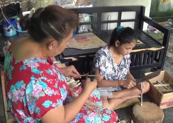 Berkah Idul Adha, Perajin Tusuk Sate di Kediri Banjir Pesanan