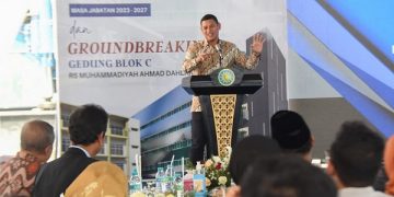 Wali Kota Kediri Abdullah Abu Bakar di RSM Ahmad Dahlan. Foto: Ist