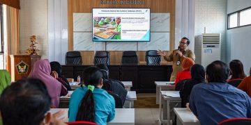 Bimtek Keamanan Pangan di Ruang Pertemuan Dinkes Kota Kediri. Foto: Ist
