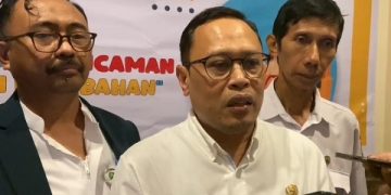 Kepala Dinkes Kota Kediri, Fauzan Adima saat bicara soal pembahasan RUU Kesehatan. Foto: Bacaini/Novira