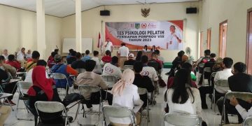 Para pelatih olahraga dibawah KONI Kabupaten Kediri di lokasi tes psikologis. Foto: Bacaini