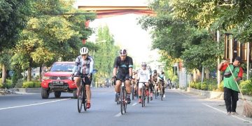 Wali Kota Kediri, Abdullah Abu Bakar bersama Anggota DPRD Jatim, dr. Agung. Foto: Ist