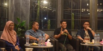 Wali Kota Kediri pada acara diskusi bersama pegiat medsos dan penulis. Foto: Ist