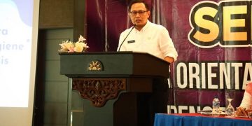 dr. Fauzan Adima pada kegiatan Orientasi Pengawasan Hygiene Sanitasi Pangan Berbasis Resiko. Foto: Ist