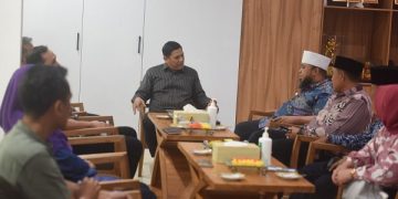 Diskusi peningkatan pelayanan publik di Ruang Kerja Wali Kota Kediri. Foto: Ist