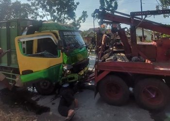 Tabrakan 3 Mobil Macetkan Jalur Nganjuk-Madiun