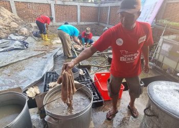 Masjid Al Akbar Surabaya Olah Limbah Kurban jadi Kompos