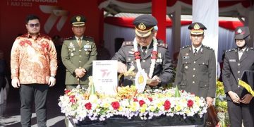 Peringatan HUT Bhayangkara ke-77 di lapangan Kantor Pemkab Kediri. Foto: Ist