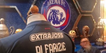 Tampak belakang jersey baru Arema FC. Foto: Arema FC