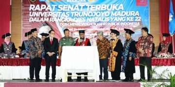 Mahfud MD  di acara Dies Natalis ke-22 Universitas Trunojoyo Madura. Foto: Bacaini/Rusdi
