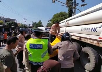 Kecelakaan Maut di Nganjuk, 1 Korban Tewas Terlindas Truk