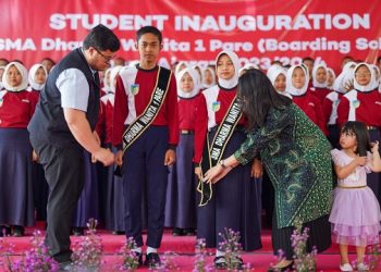 Mas Dhito Kukuhkan 130 Murid SMA Boarding School Tahun Pertama