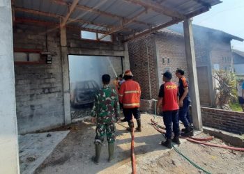 Kebakaran Gudang di Nganjuk, Mobil dan Bibit Bawang Merah Ludes