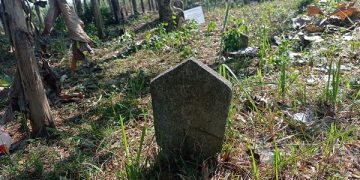 Melihat Kondisi Terkini Kuburan Dempul Yang Angker