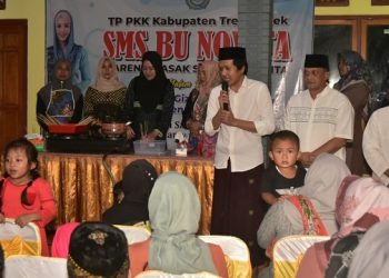 Wabup Syah dalam kegiatan Safari Ramadan di Kecamatan Dongko. Foto: Ist