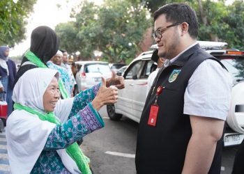 Disambut Mas Dhito, Jamaah Haji Cerita Pengalaman Makan Bekal Sambal Pecel