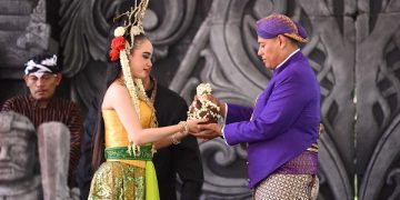Rangkaian prosesi Upacara Manusuk Sima. Foto: Ist