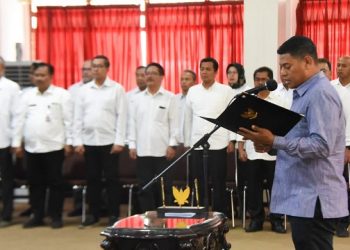 Wali Kota Kediri pada prosesi pelantikan di Ruang Joyoboyo Balai Kota Kediri. Foto: Ist