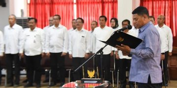 Wali Kota Kediri pada prosesi pelantikan di Ruang Joyoboyo Balai Kota Kediri. Foto: Ist