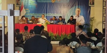 Pertemuan petani tembakau dan pengusaha rokok dengan Menteri Perdagangan di Kota Kediri. Foto: Bacaini/AK.Jatmiko