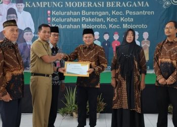 Peresmian Kampung Moderasi Beragama di aula Kantor Kelurahan Burengan. Foto: Ist