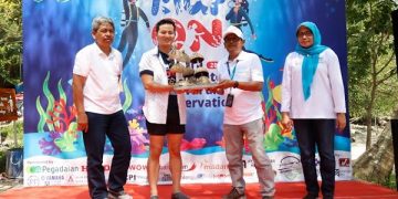 Launching Taman Laut Bioreeftek di Pantai Mutiara Trenggalek. Foto: Ist