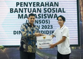 300 Mahasiswa Kota Kediri Terima Bansos Pendidikan Tahun 2023