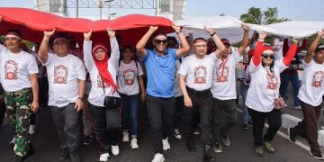 Kirab Bendera Merah Putih Raksasa di Kota Kediri. Foto: Ist
