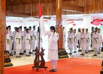 Kukuhkan Paskibra Kabupaten Kediri, Mas Dhito Beri Semangat